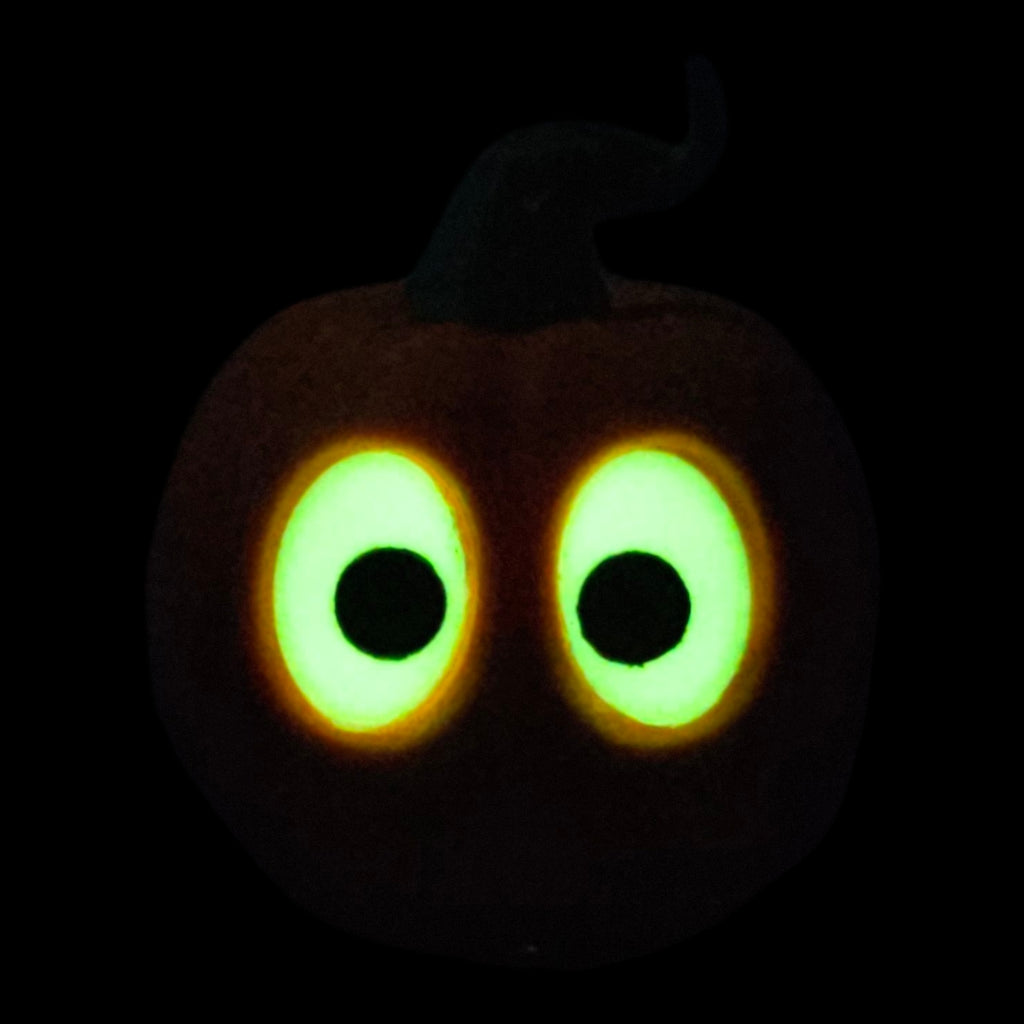 Pumpky – Glow-in-the-Dark Pumpkin Keychain 🎃✨