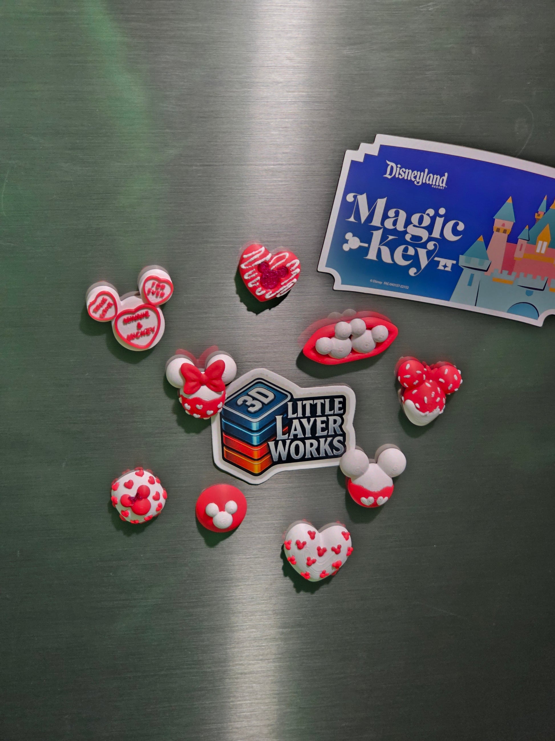 🍫✨ Disney-Inspired Heart Box - 9 Mini Fridge Magnet