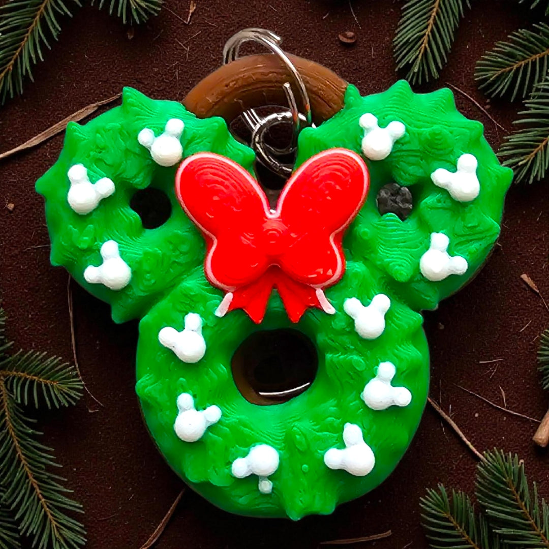 Disney Holiday Treat Keychain Set 🍭🎁